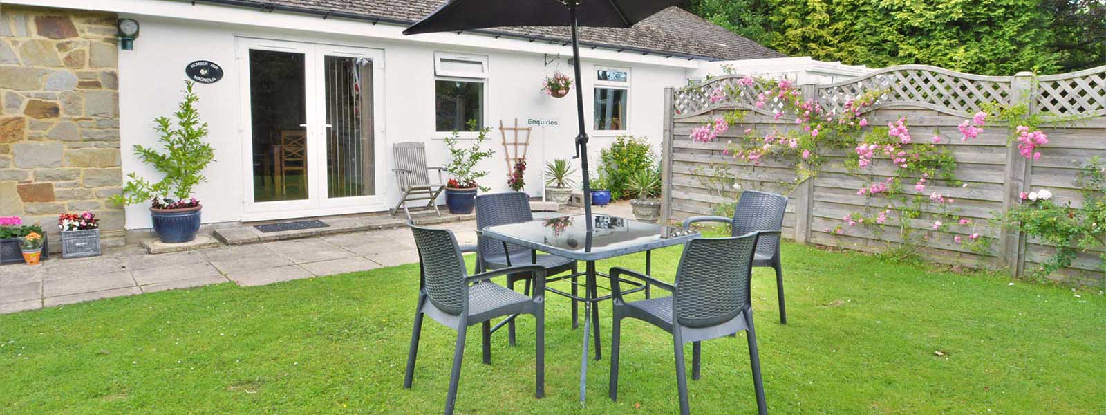 Self catering holiday cottages in the Wye Valley at Symonds Yat rock